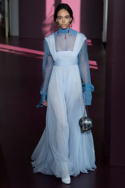 Look 50